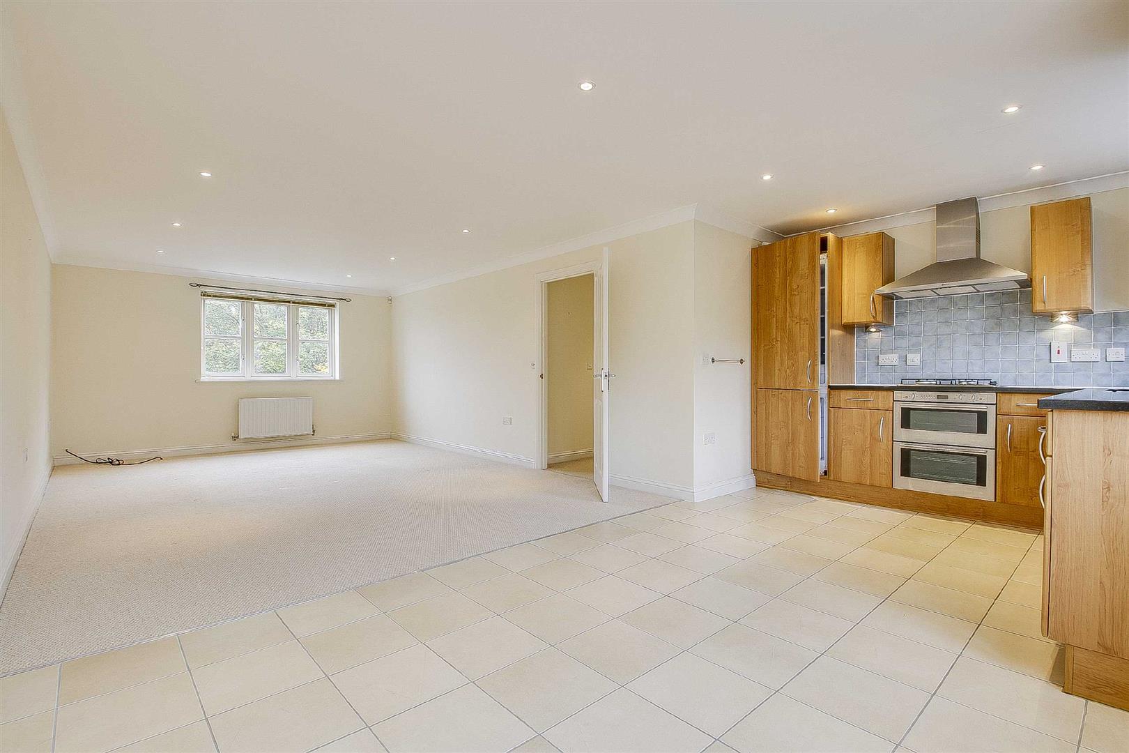 3 bed property in Woodall Close, Milton Keynes